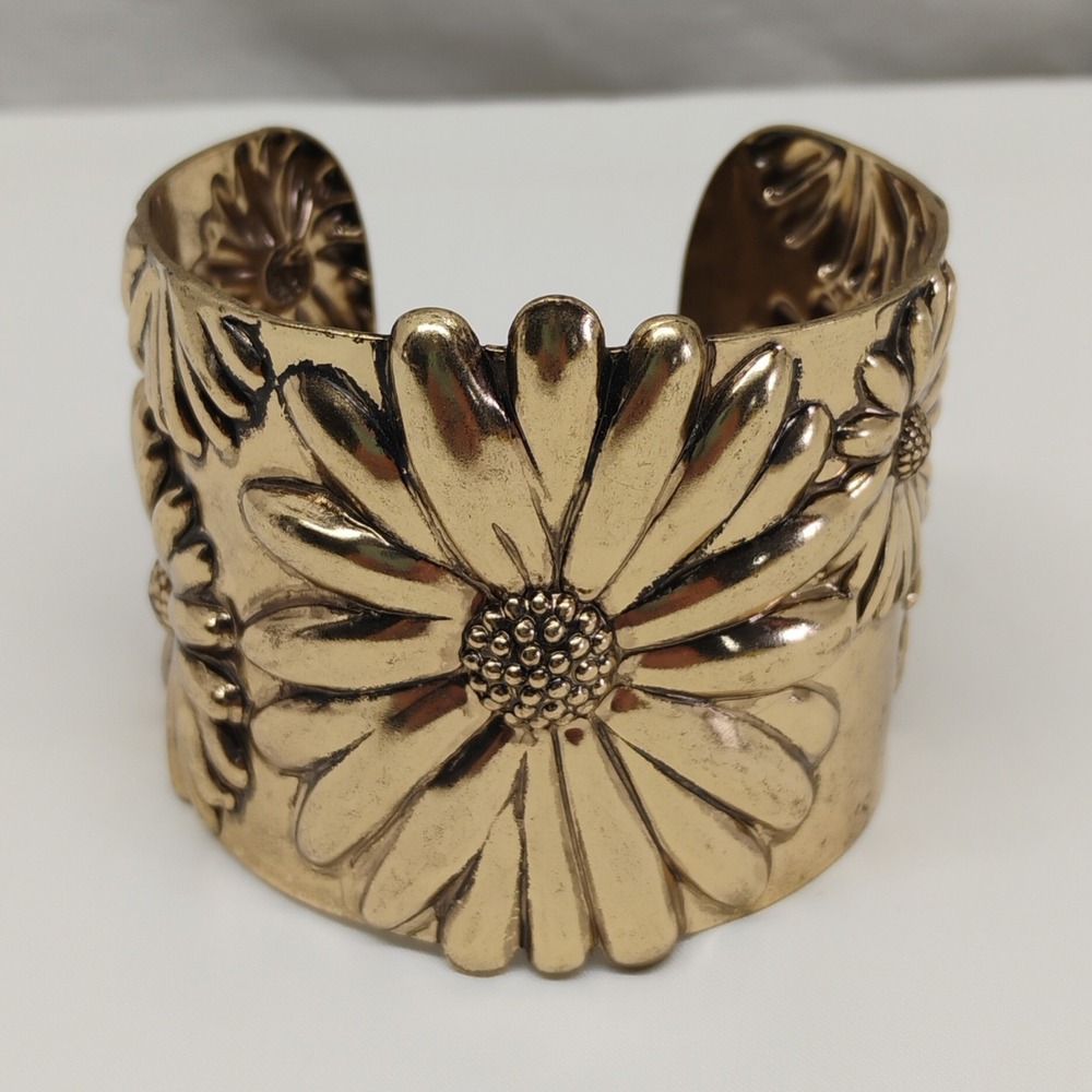 Unmarked Daisy Flower Gold Toned Metal‎ Cuff Bracelet Fashion Jewelry